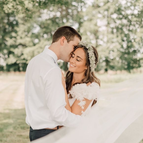 Meet your Posher, Amanda - Picture 1 of 1